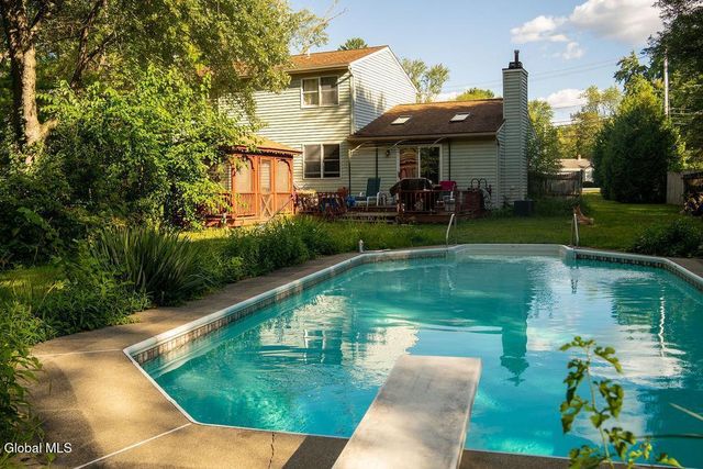 817 Lishakill Road, Niskayuna, NY 12309