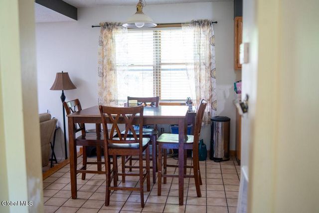 817 Lishakill Road, Niskayuna, NY 12309