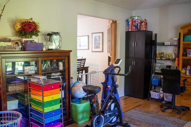 817 Lishakill Road, Niskayuna, NY 12309