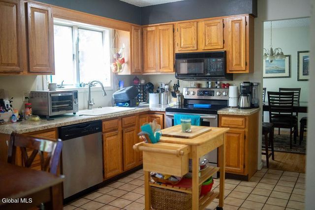 817 Lishakill Road, Niskayuna, NY 12309