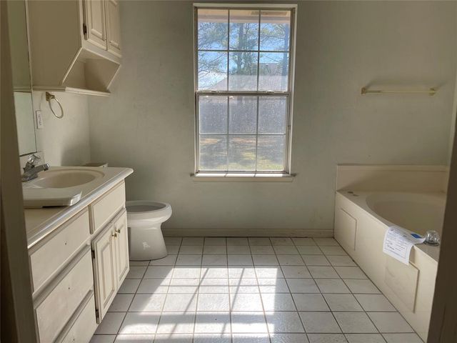 312 Thornebrook Drive, Norman, OK 73069