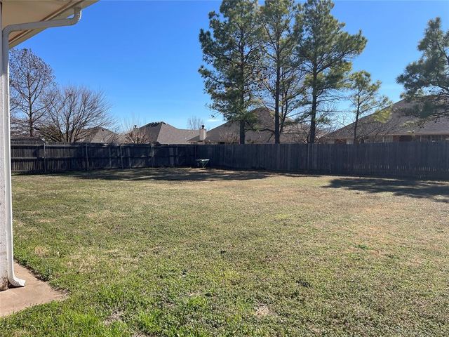 312 Thornebrook Drive, Norman, OK 73069