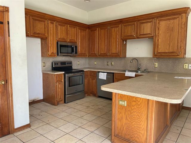 312 Thornebrook Drive, Norman, OK 73069