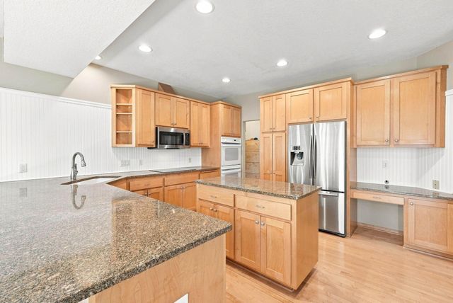 655 Lexie Court, Eagan, MN 55123