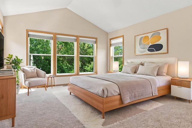655 Lexie Court, Eagan, MN 55123