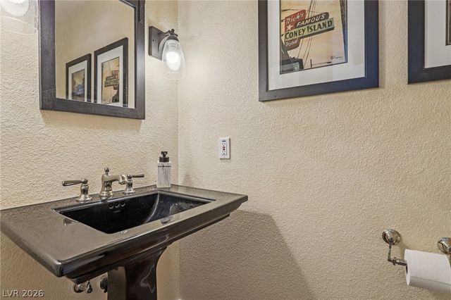 5875 West Post Road, Las Vegas, NV 89118