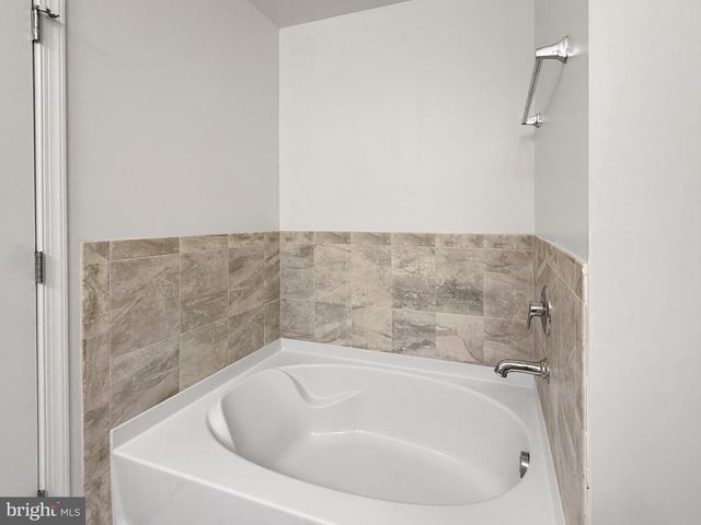 9713 WESHIRE DR, Upper Marlboro, MD 20774