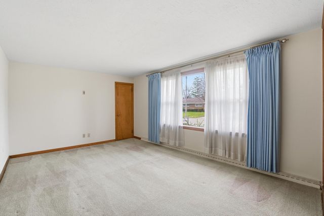 2524 Home Orchard Drive 2524 Home Orchard Drive, Springfield, OH 45503