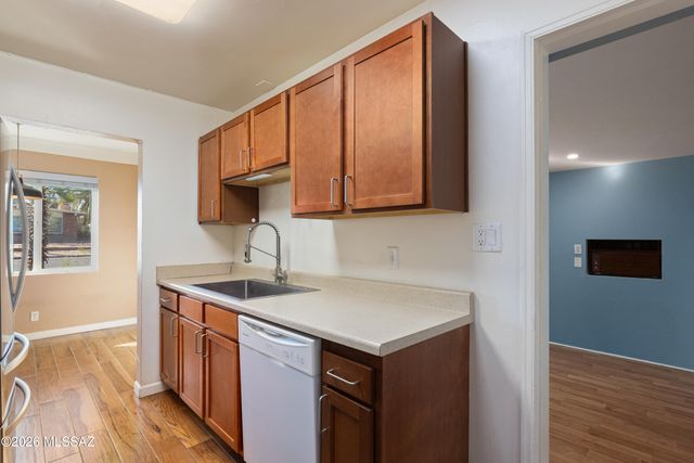 5549 E 2nd Street, Tucson, AZ 85711