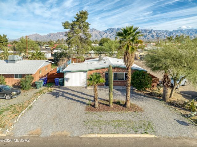 5549 E 2nd Street, Tucson, AZ 85711