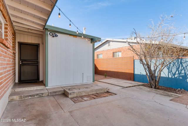 5549 E 2nd Street, Tucson, AZ 85711