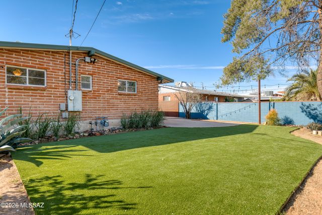 5549 E 2nd Street, Tucson, AZ 85711