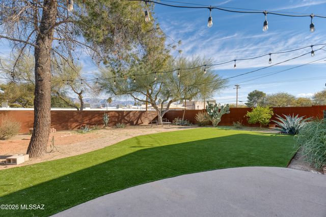 5549 E 2nd Street, Tucson, AZ 85711