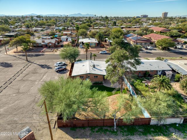 5549 E 2nd Street, Tucson, AZ 85711