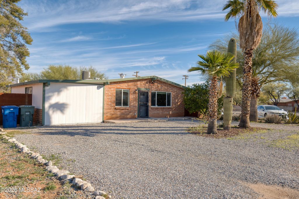 5549 E 2nd Street, Tucson, AZ 85711