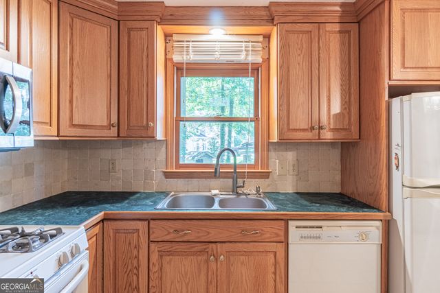 5286 NW Cobblestone Way NW, Lilburn, GA 30047