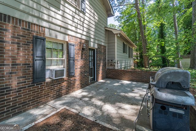 5286 NW Cobblestone Way NW, Lilburn, GA 30047