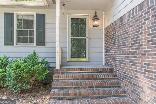 5286 NW Cobblestone Way NW, Lilburn, GA 30047
