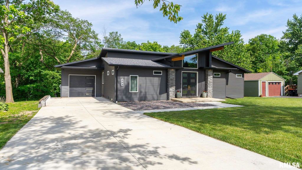 400 PEACH Street, Washington, IL 61571