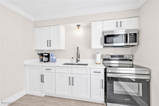 113-119 Fairweather LN, Fort Myers Beach, FL 33931