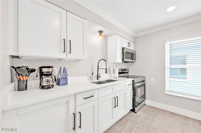 113-119 Fairweather LN, Fort Myers Beach, FL 33931