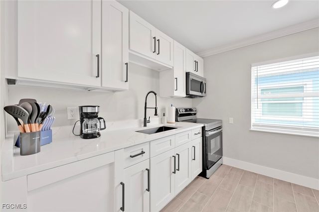 113-119 Fairweather LN, Fort Myers Beach, FL 33931