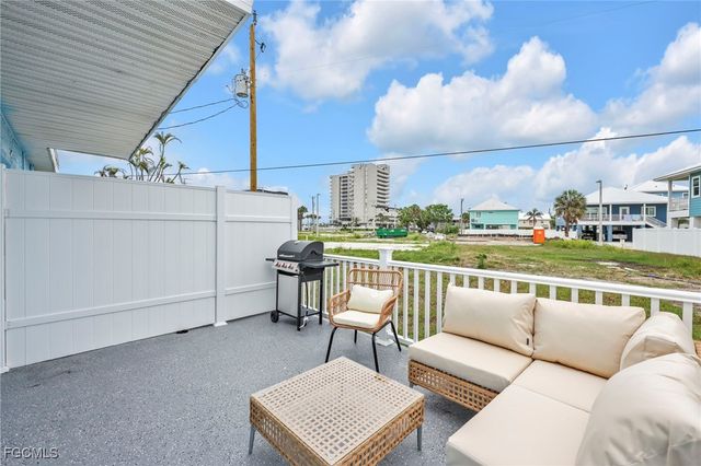 113-119 Fairweather LN, Fort Myers Beach, FL 33931