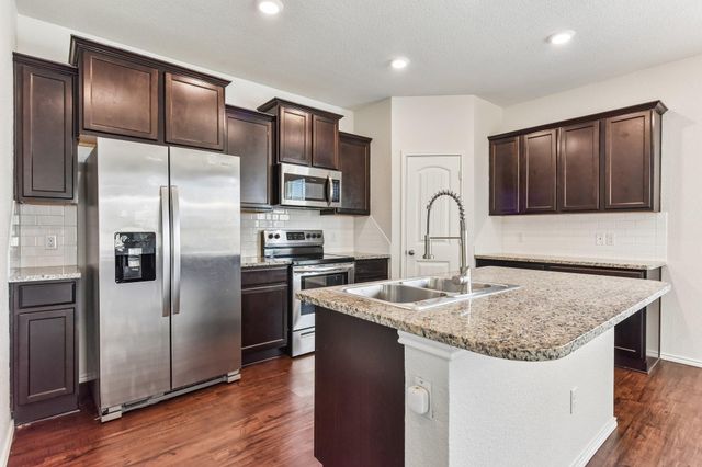 105 GREEN JAY DR, Jarrell, TX 76537