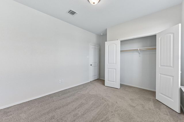105 GREEN JAY DR, Jarrell, TX 76537