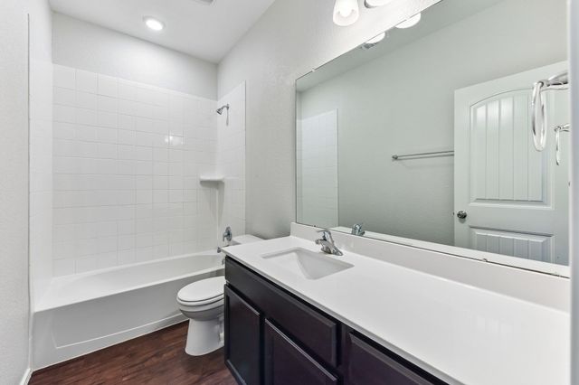 105 GREEN JAY DR, Jarrell, TX 76537