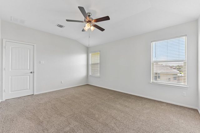 105 GREEN JAY DR, Jarrell, TX 76537