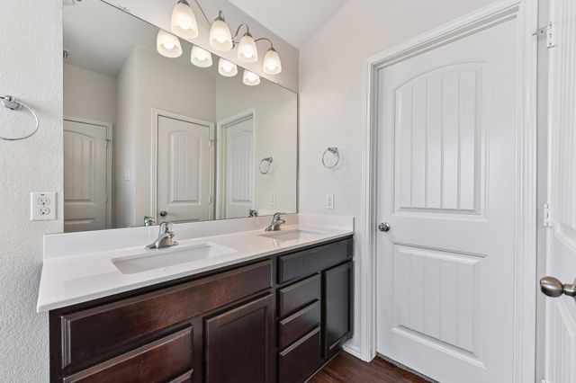 105 GREEN JAY DR, Jarrell, TX 76537