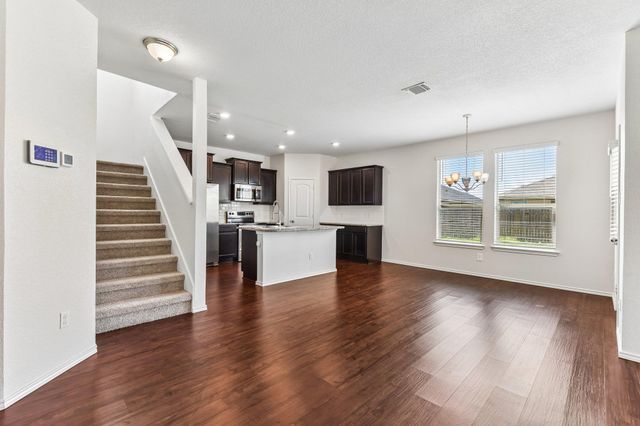 105 GREEN JAY DR, Jarrell, TX 76537