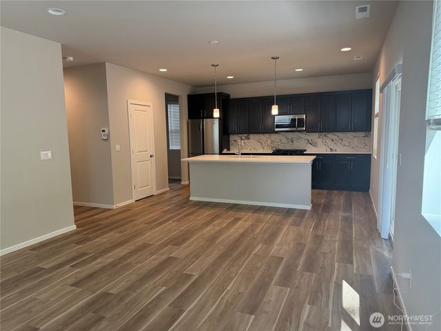 292 NE Shadowhawk Lane, Bremerton, WA 98311