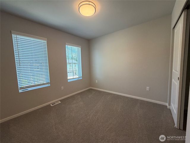 292 NE Shadowhawk Lane, Bremerton, WA 98311