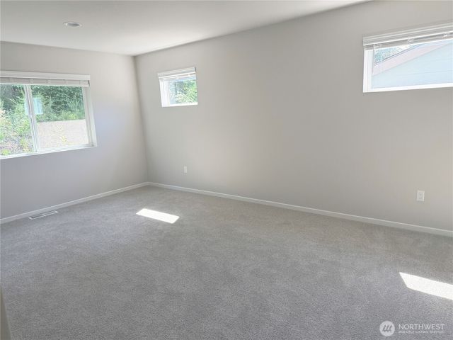 292 NE Shadowhawk Lane, Bremerton, WA 98311