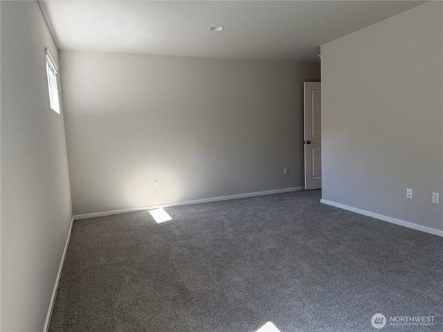 292 NE Shadowhawk Lane, Bremerton, WA 98311