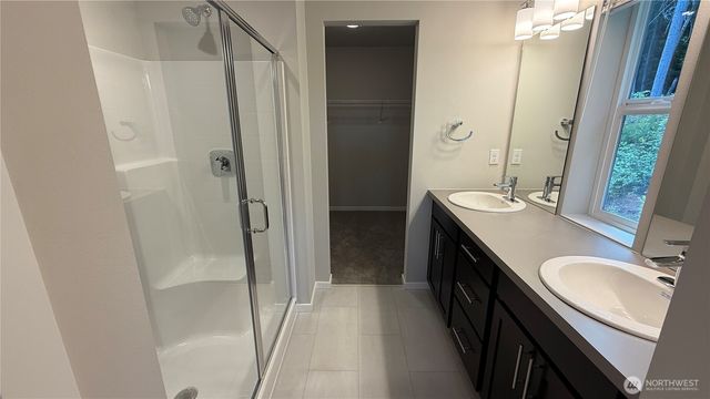292 NE Shadowhawk Lane, Bremerton, WA 98311