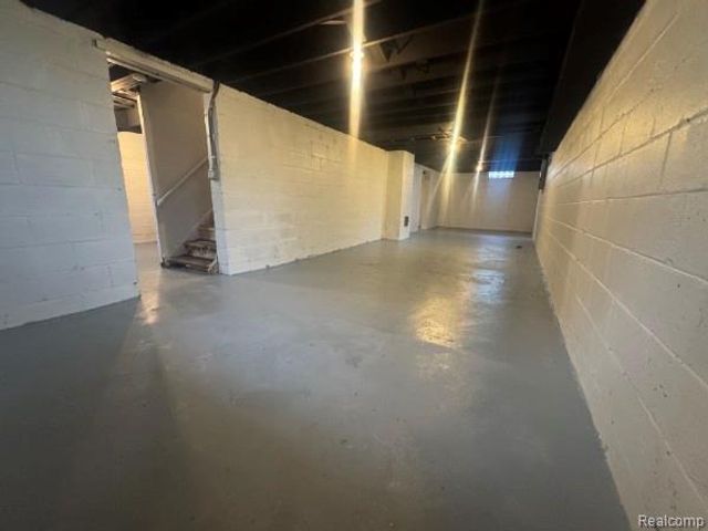 23545 Parklawn Street, Oak Park, MI 48237