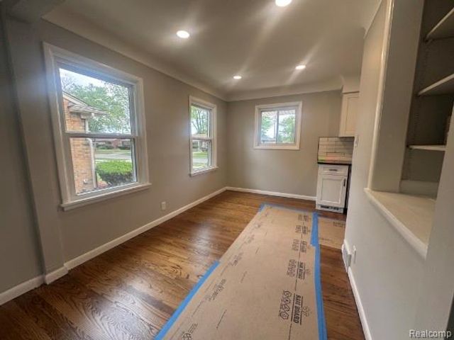 23545 Parklawn Street, Oak Park, MI 48237