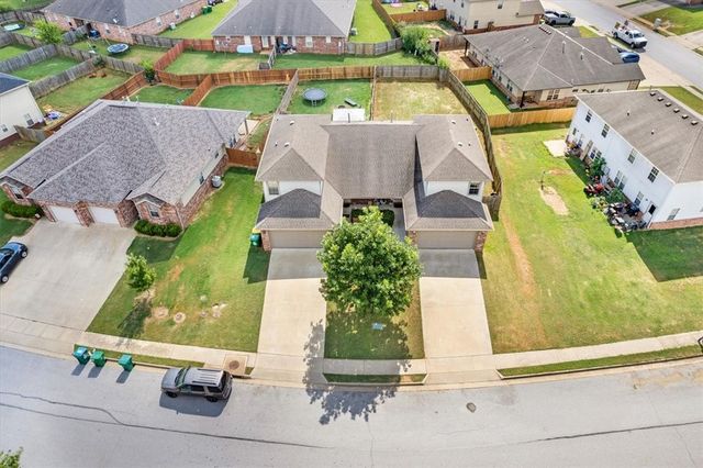 212 & 214 Copper Oaks Drive, Centerton, AR 72719