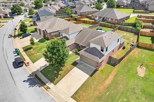212 & 214 Copper Oaks Drive, Centerton, AR 72719