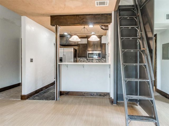 931 NW 7th Street 207, Oklahoma City, OK 73106