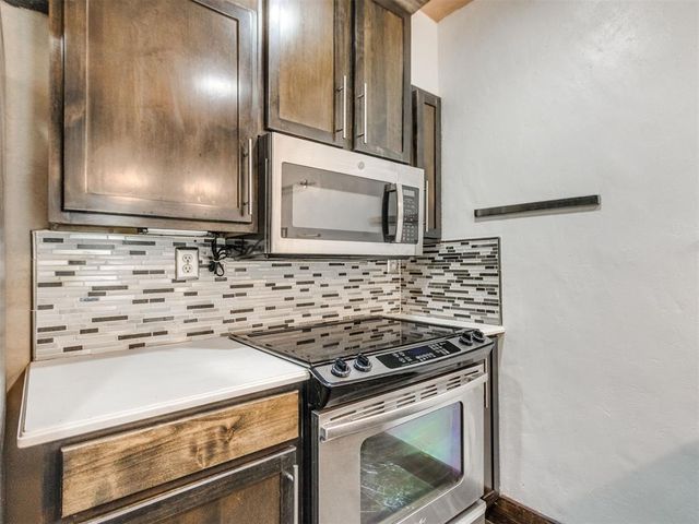 931 NW 7th Street 207, Oklahoma City, OK 73106