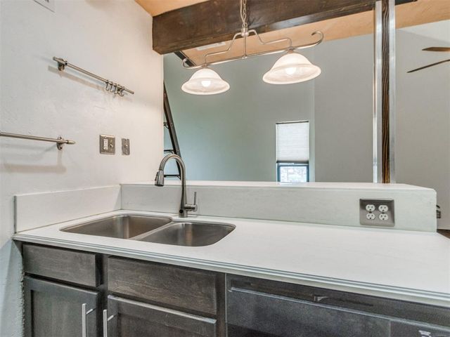 931 NW 7th Street 207, Oklahoma City, OK 73106