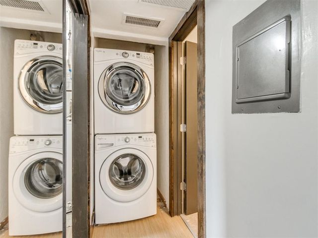 931 NW 7th Street 207, Oklahoma City, OK 73106