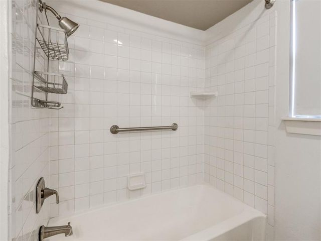 931 NW 7th Street 207, Oklahoma City, OK 73106