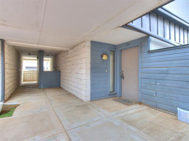 931 NW 7th Street 207, Oklahoma City, OK 73106