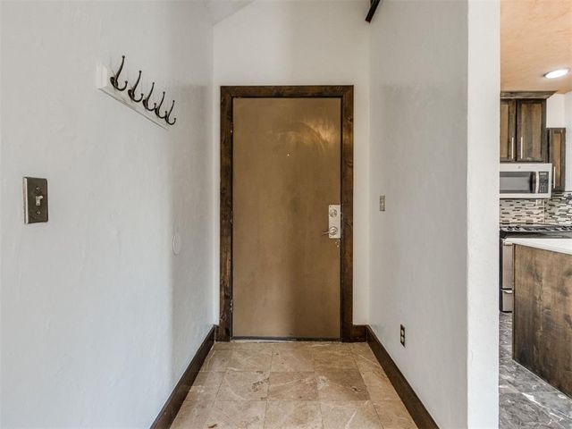 931 NW 7th Street 207, Oklahoma City, OK 73106