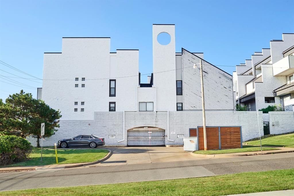931 NW 7th Street 207, Oklahoma City, OK 73106
